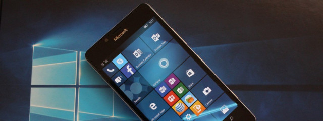 Компания Microsoft внедрила бесконтактные платежи на смартфонах с Windows 10