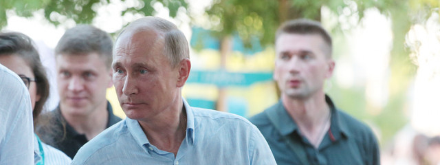 Путин призвал минимизировать влияние государства на фильтрацию информационного контента
