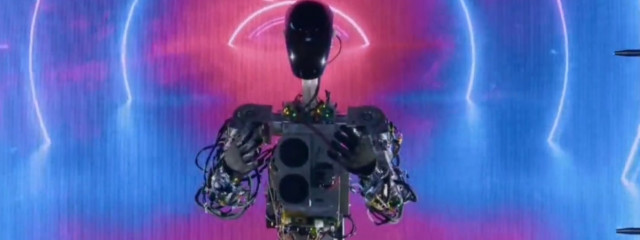 Tesla представляет прототип робота-гуманоида и сеет сомнения